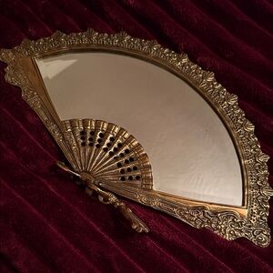 Vintage Elegant Gold Fan-Shaped standing Mirror